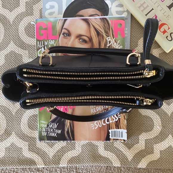 “Coach “ black bag - Picture 4 of 9
